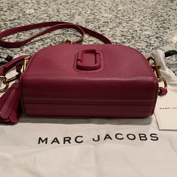 Marc Jacobs crossbody with dust bag and paperwork - Picture 9 of 9